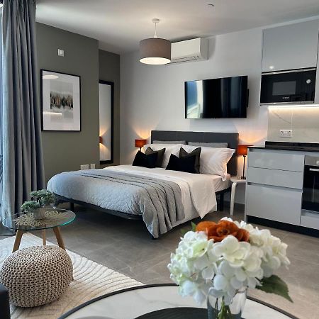 E1 Presidential Studios On High Floor With Stunning Sea Views Гибралтар Экстерьер фото