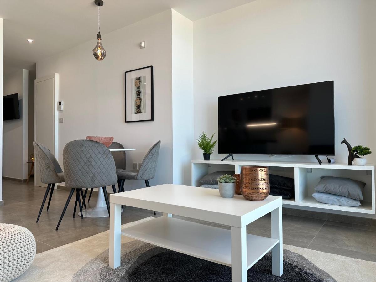 E1 Presidential Studios On High Floor With Stunning Sea Views Гибралтар Экстерьер фото
