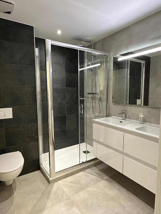 E1 Presidential Studios On High Floor With Stunning Sea Views Гибралтар Экстерьер фото